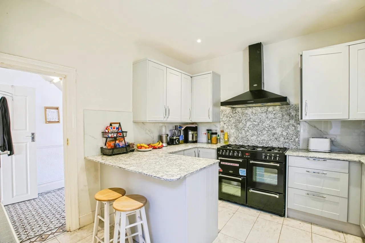 5 bed house for sale, Brigstock Road, Thornton Heath, CR7