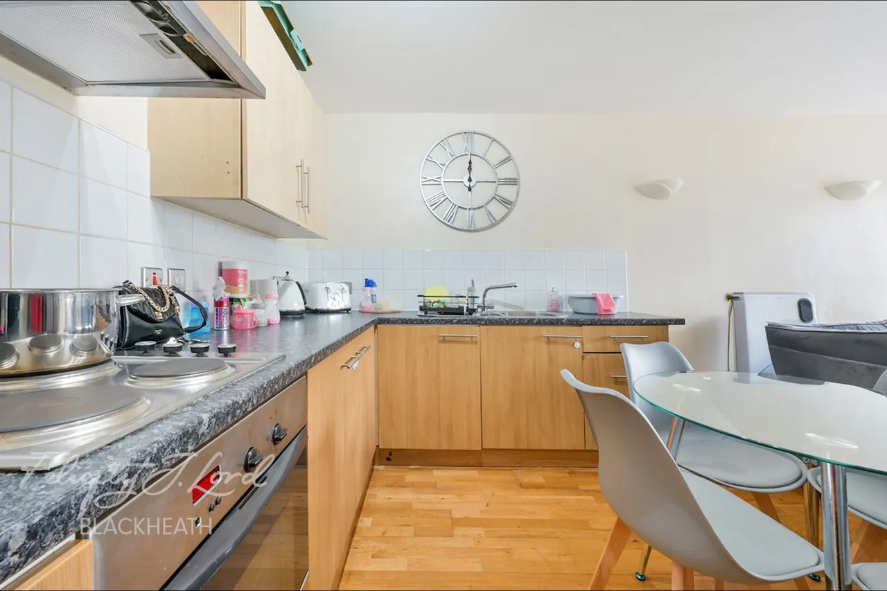 Calderwood Street, London, photo 4