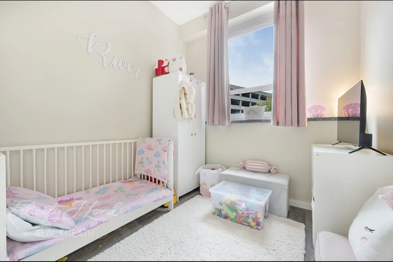 Calderwood Street, London, photo 12