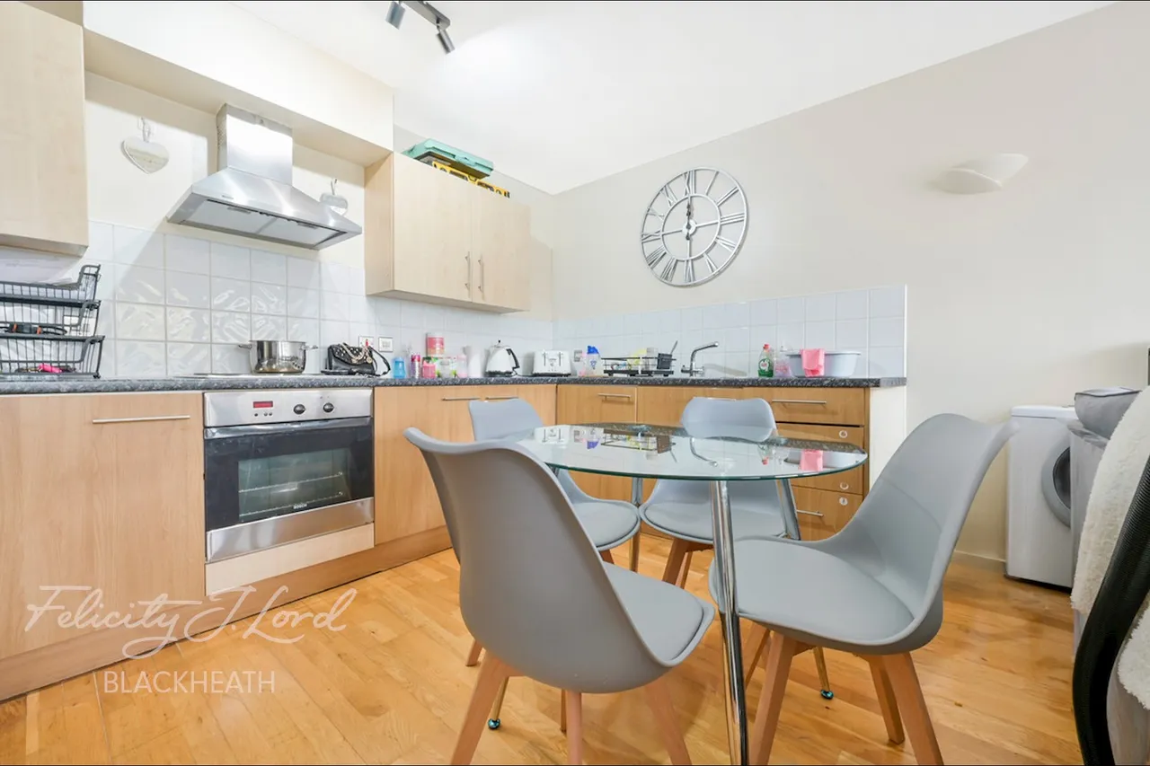 Calderwood Street, London, photo 14