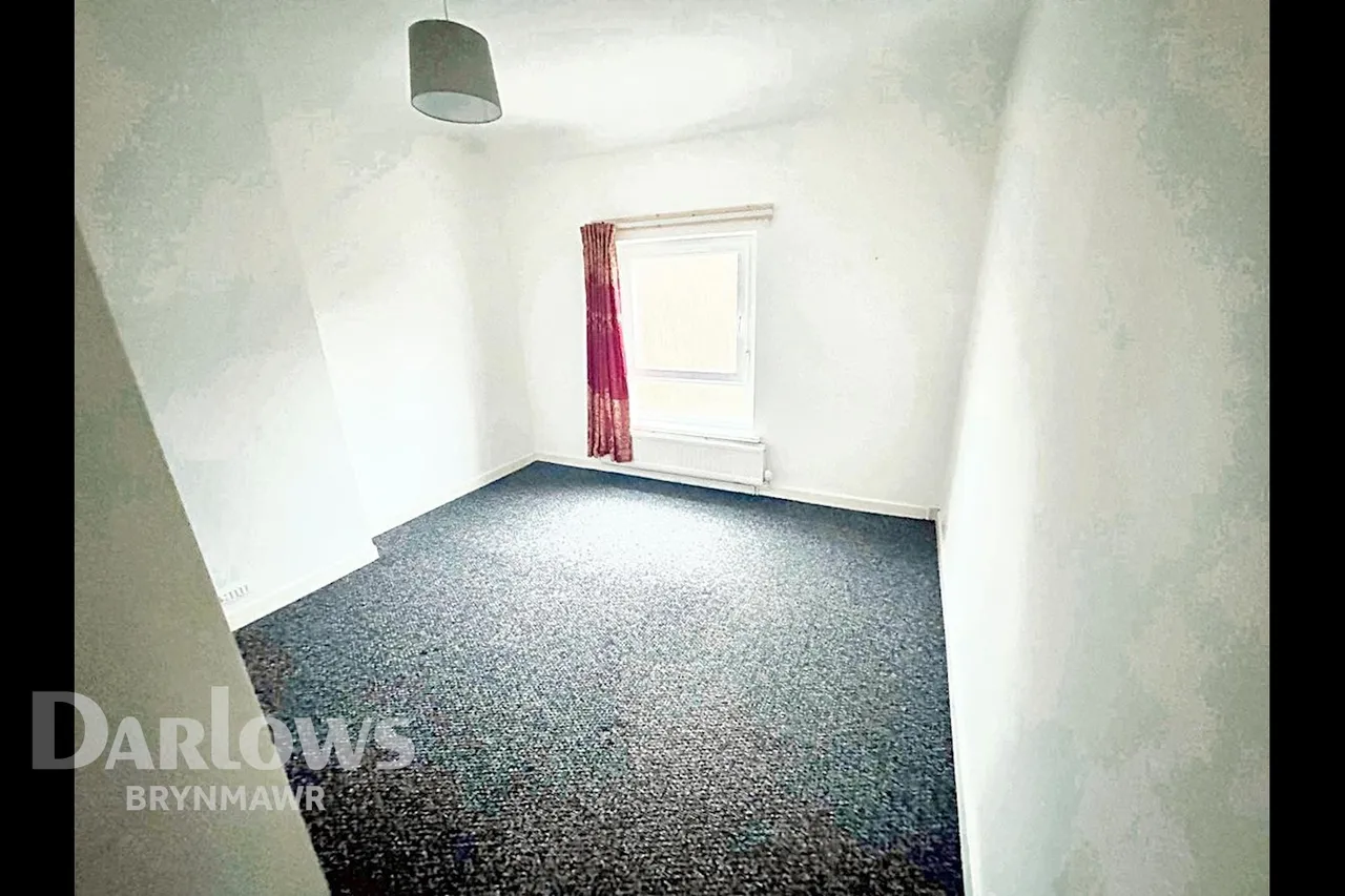 Victoria Road, Abertillery, photo 2