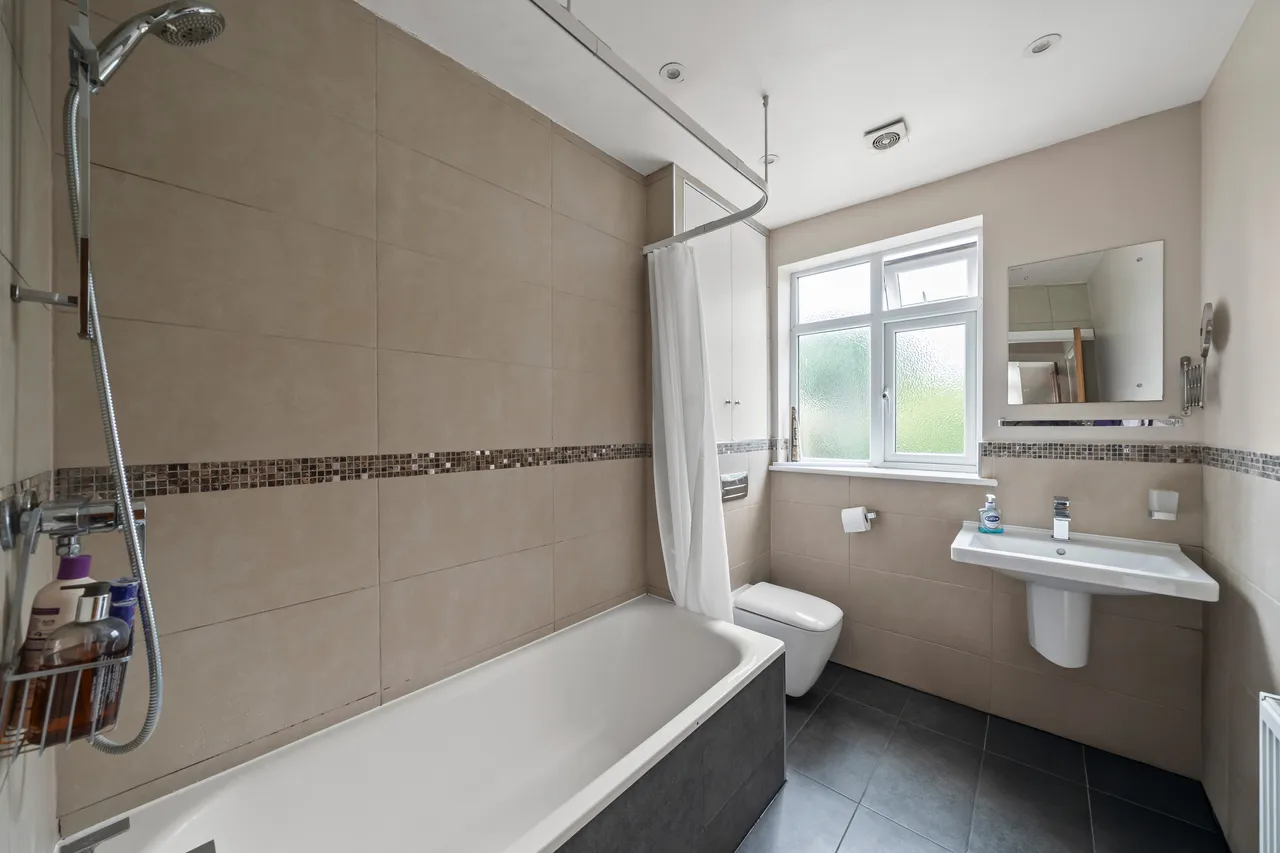 Cromwell Avenue, NEW MALDEN, Surrey, KT36DN, photo 10