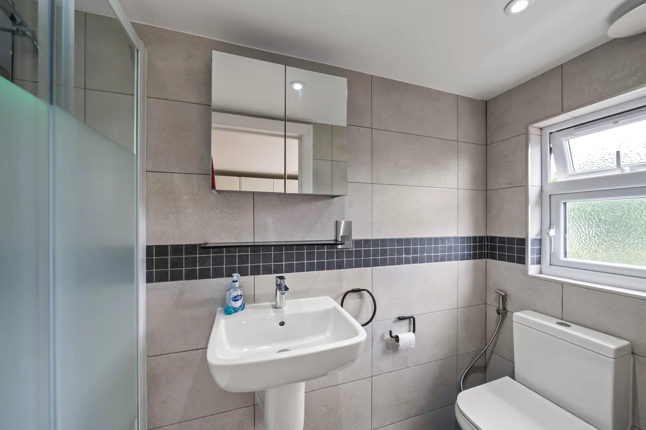 Cromwell Avenue, NEW MALDEN, Surrey, KT36DN, photo 12