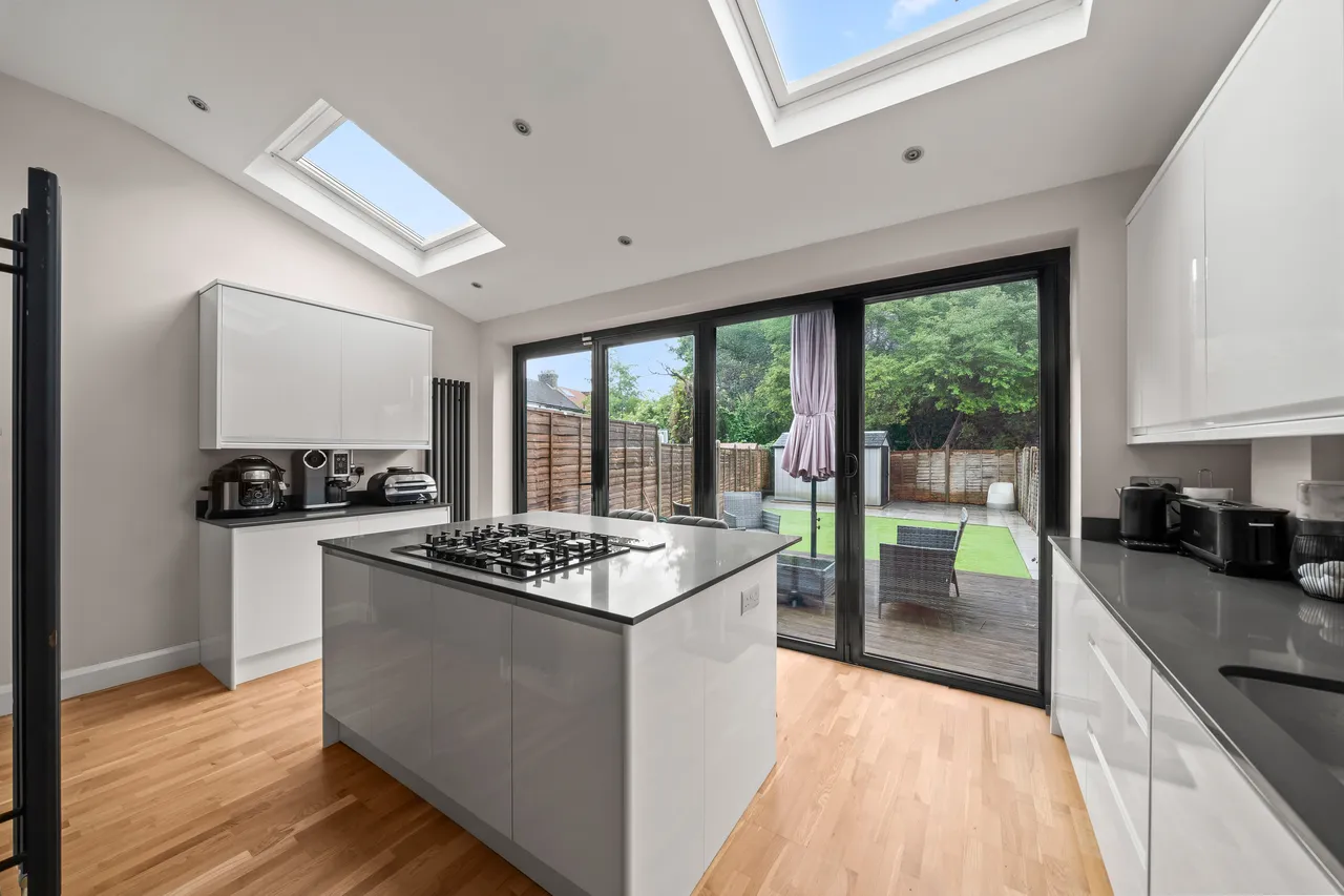 Cromwell Avenue, NEW MALDEN, Surrey, KT36DN, photo 5