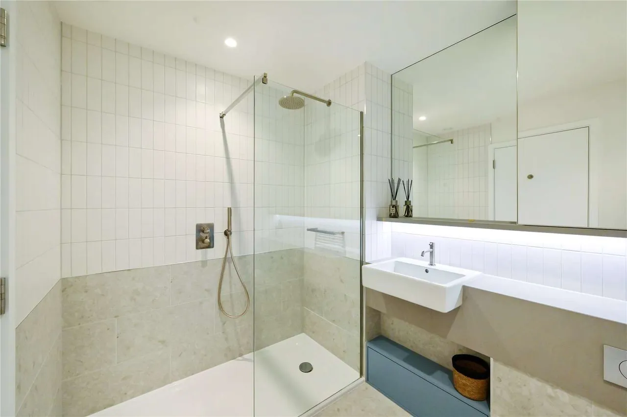 Claremont Road, London, NW2, photo 11