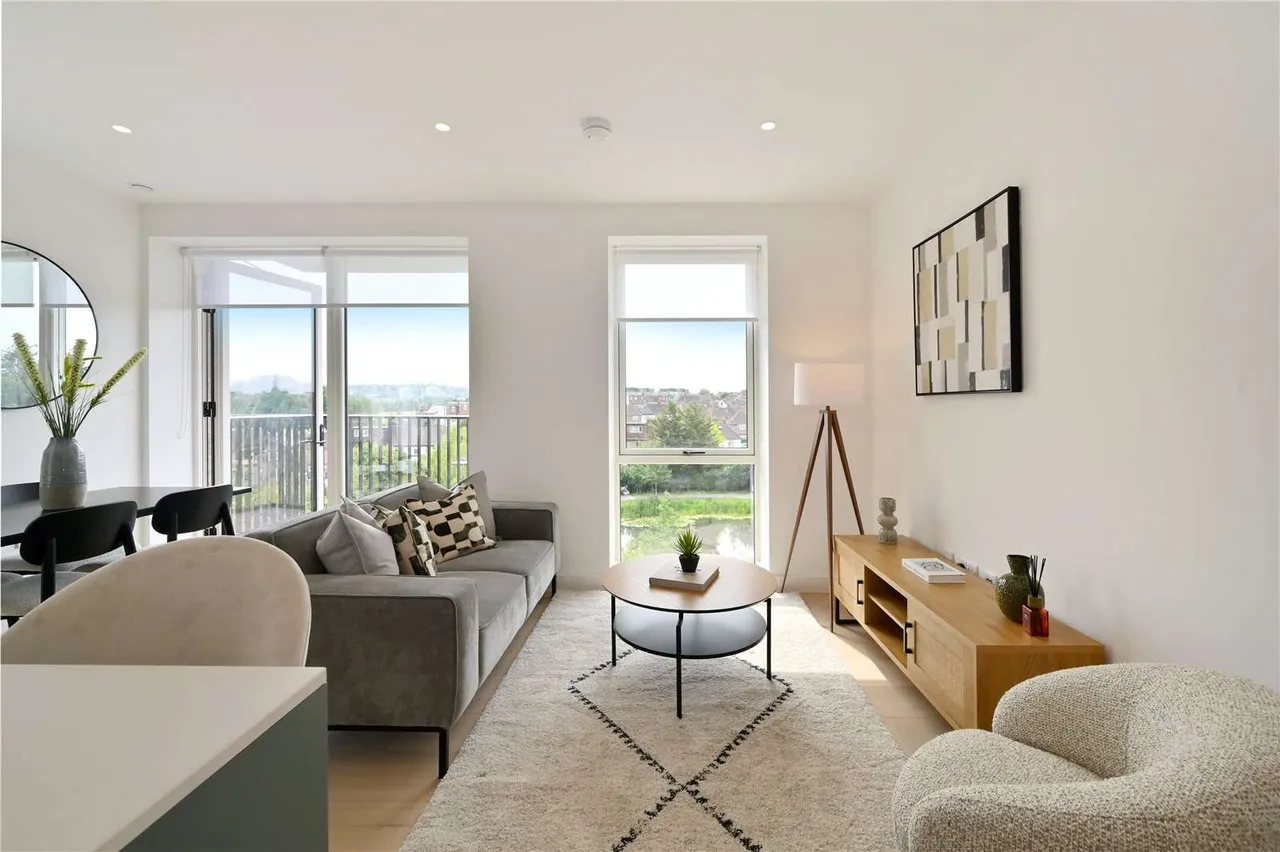 Claremont Road, London, NW2, photo 2
