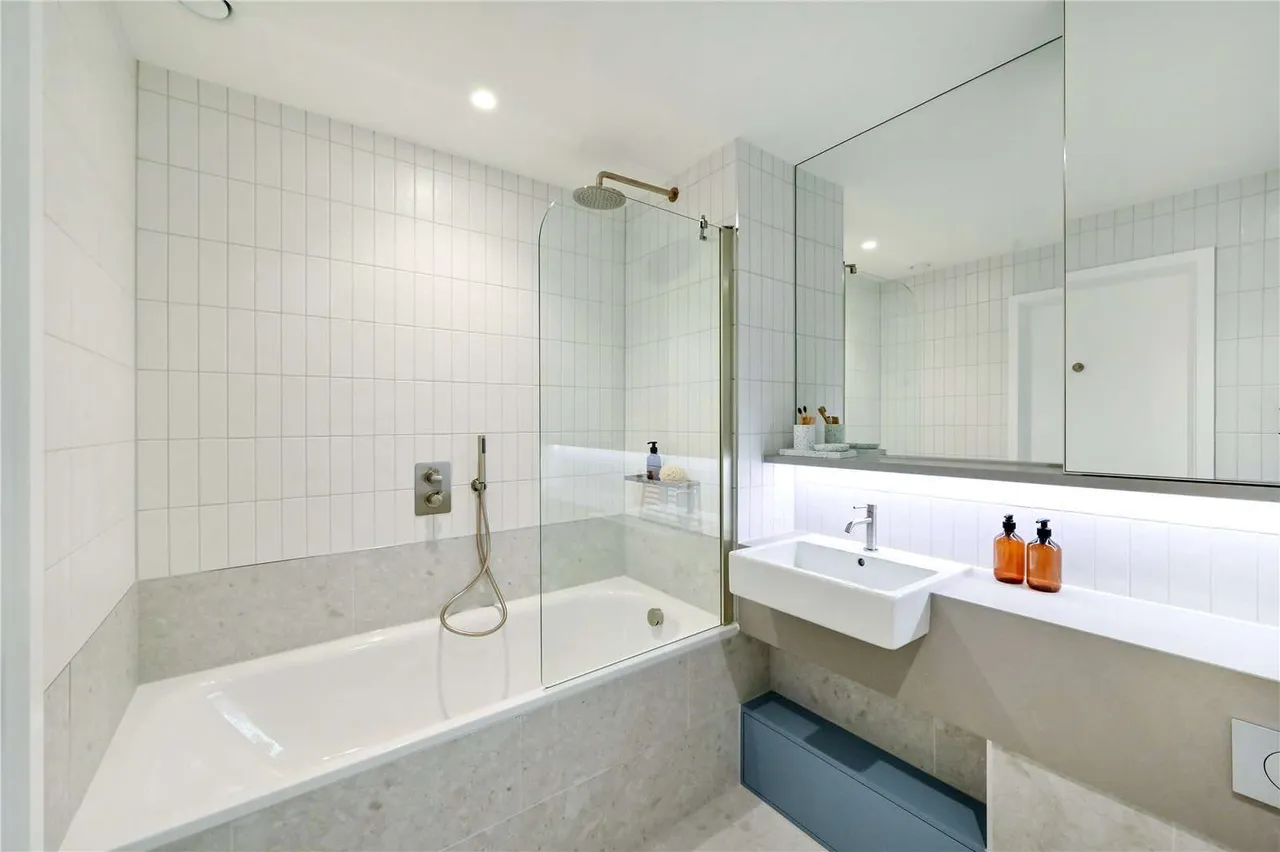 Claremont Road, London, NW2, photo 9