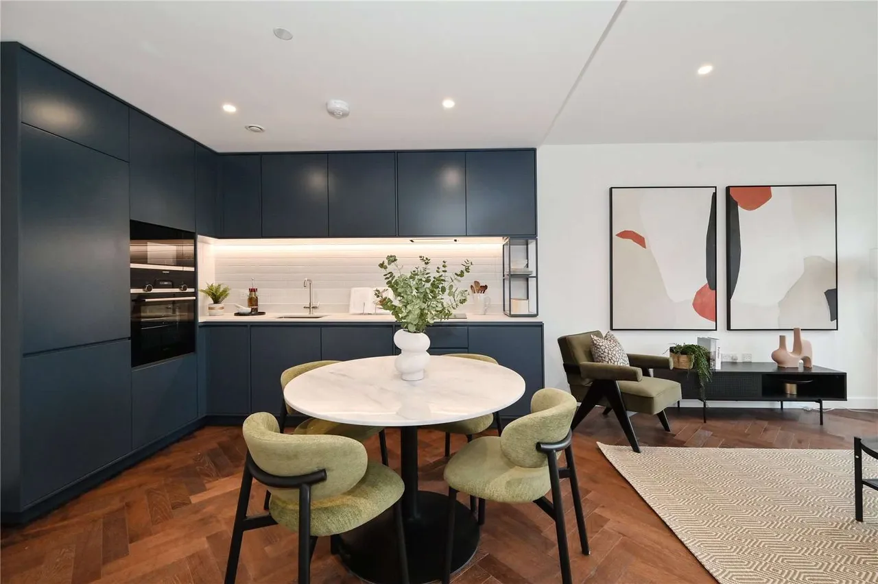 Claremont Road, London, NW2, photo 13