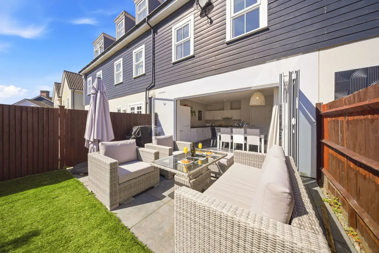Beaumont Drive, Worcester Park, KT4 8FG, photo 5
