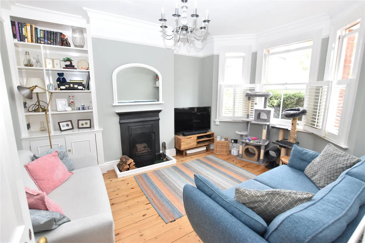 York Road, Farnborough, Hampshire, GU14 6NF, photo 2