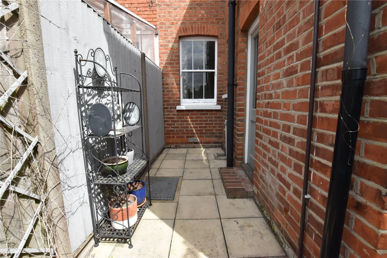 York Road, Farnborough, Hampshire, GU14 6NF, photo 15
