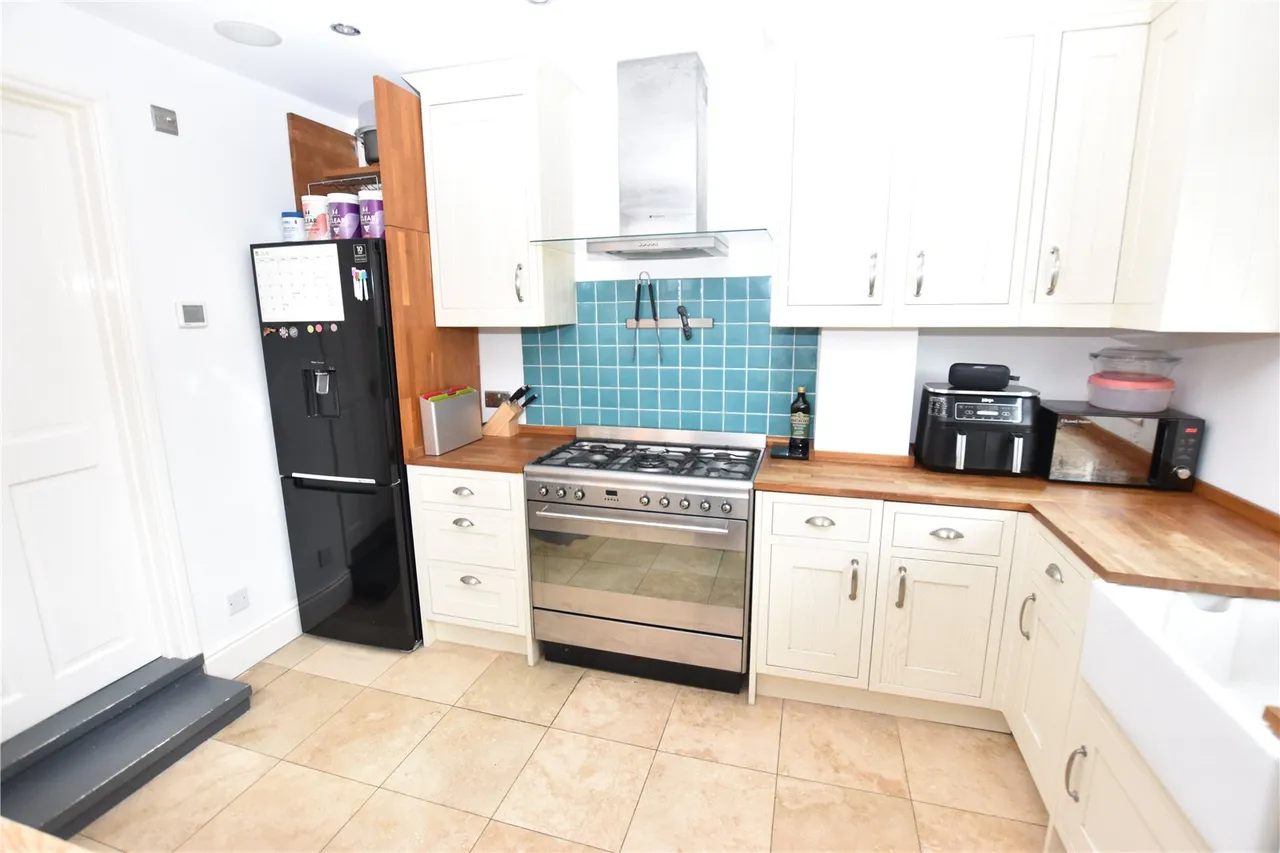 York Road, Farnborough, Hampshire, GU14 6NF, photo 11