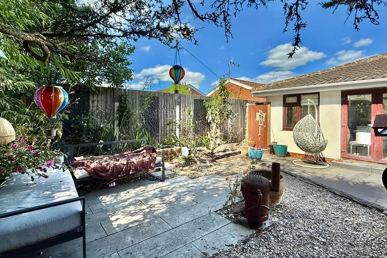 Larch Close, St. Ives, BH24, photo 20