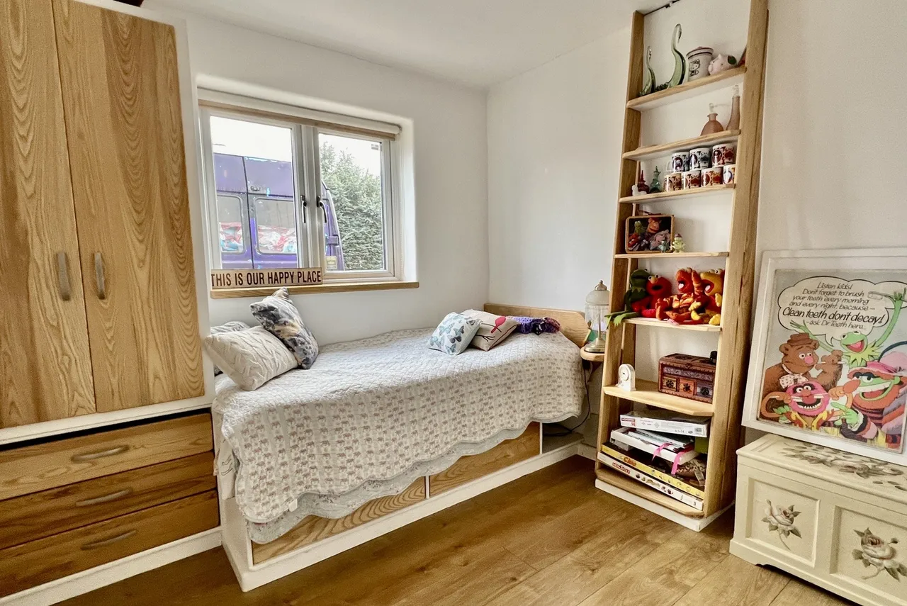 Larch Close, St. Ives, BH24, photo 15
