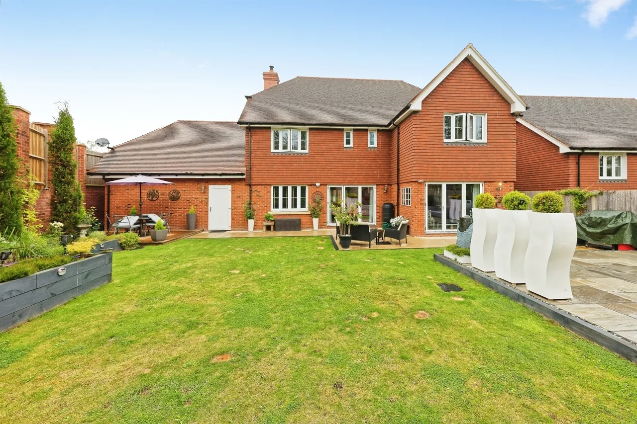 Downs View Way, Chartham, Canterbury, photo 22