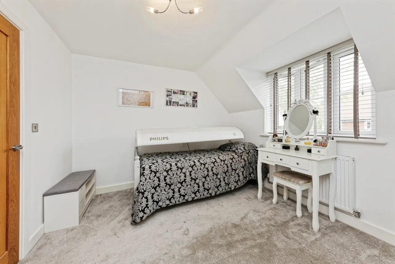 Downs View Way, Chartham, Canterbury, photo 15