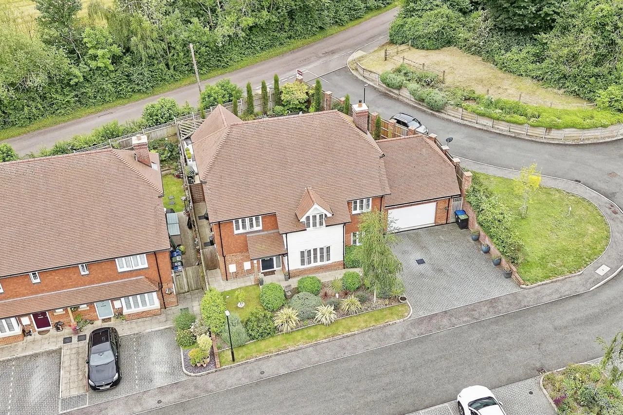 5 bed house for sale — Downs View Way, Chartham, Canterbury