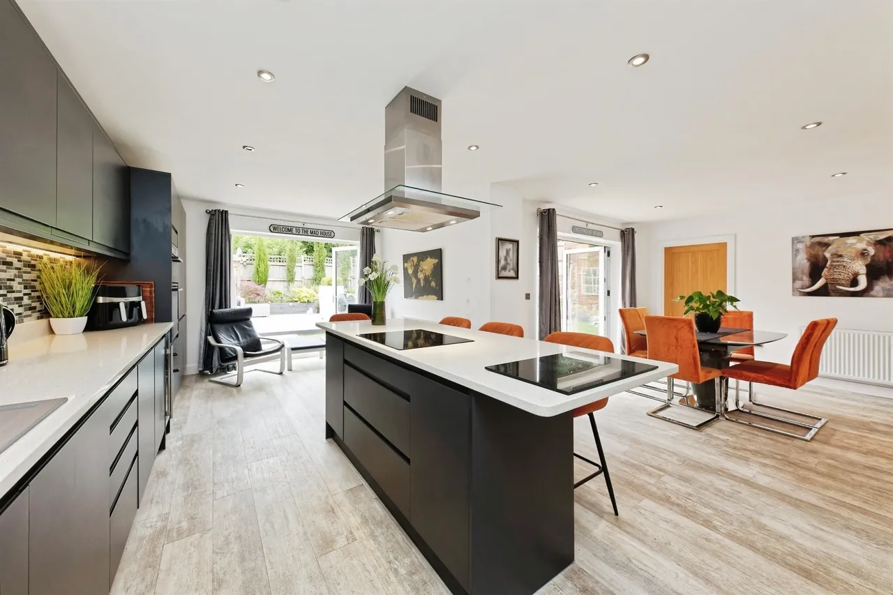 Downs View Way, Chartham, Canterbury, photo 16