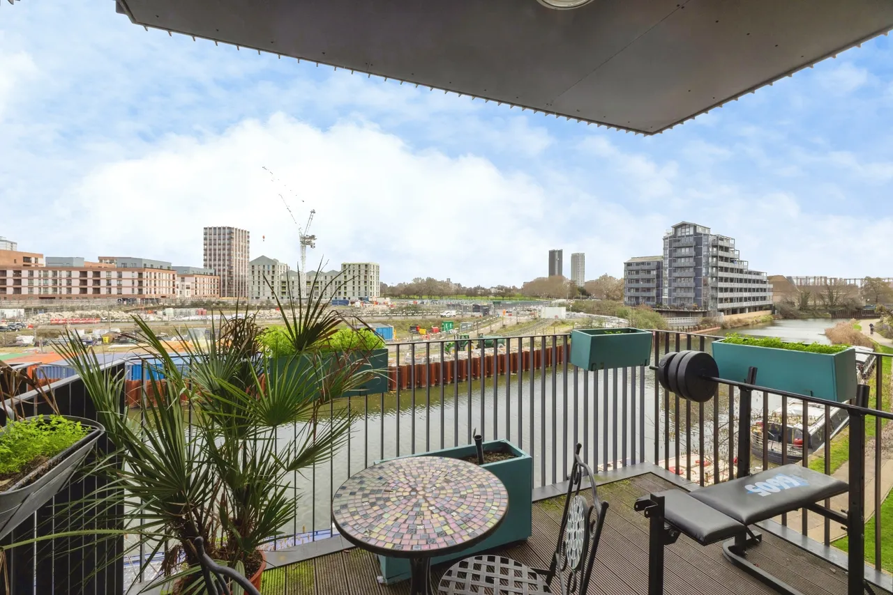 Nicholson Square, London, E3, photo 3