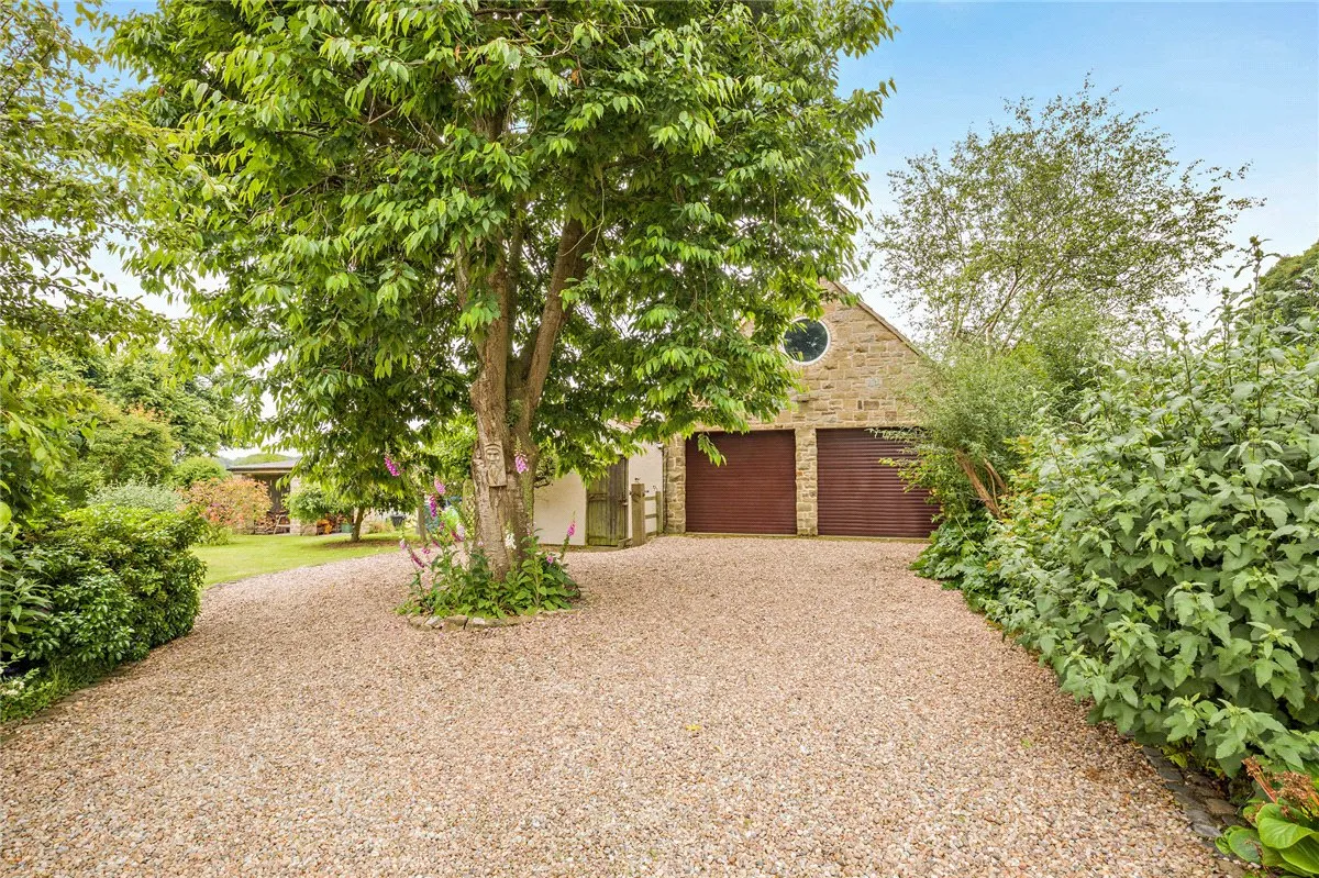 Lumby, Near Leeds, LS25, photo 30