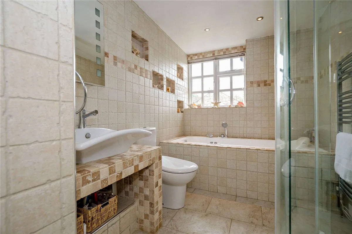 Lumby, Near Leeds, LS25, photo 18