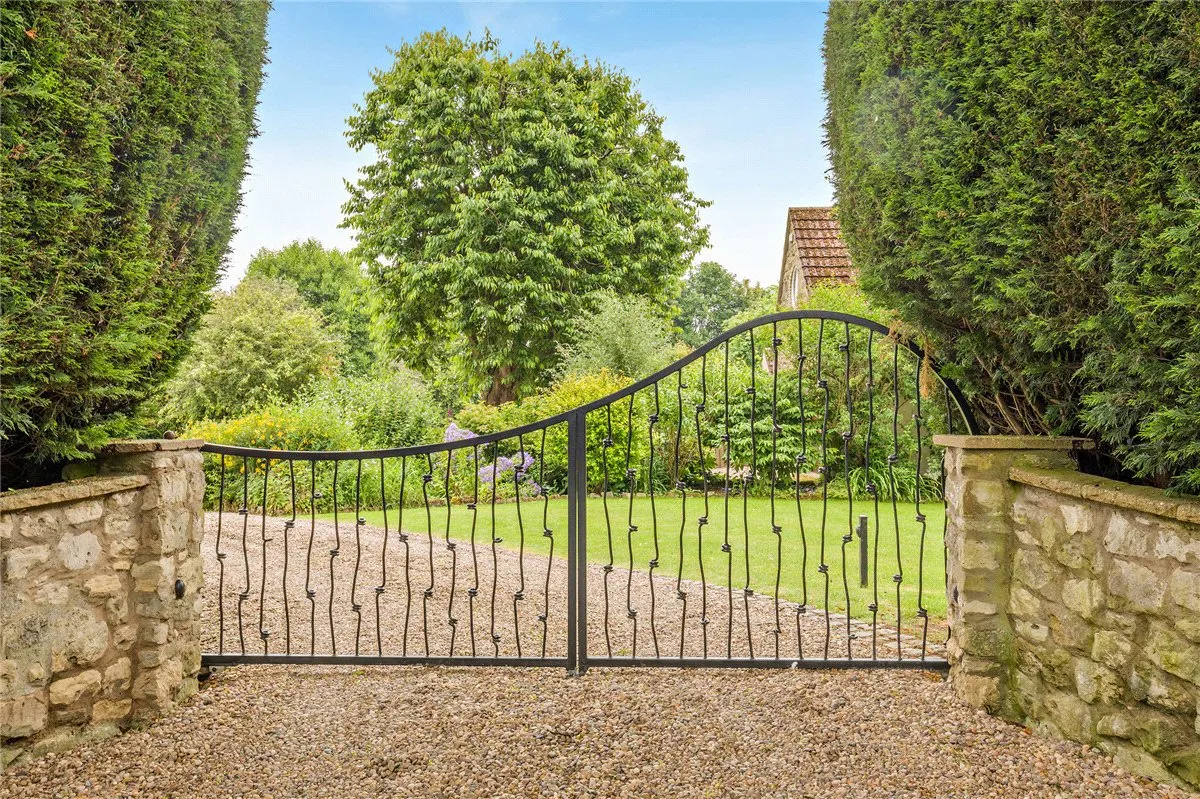 Lumby, Near Leeds, LS25, photo 32