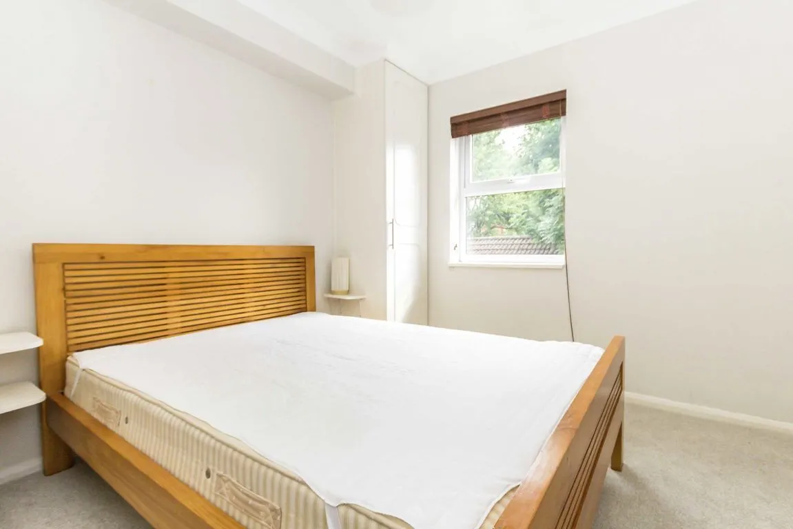 Pursewardens Close, W13, photo 4