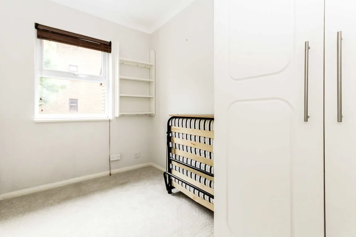 Pursewardens Close, W13, photo 5
