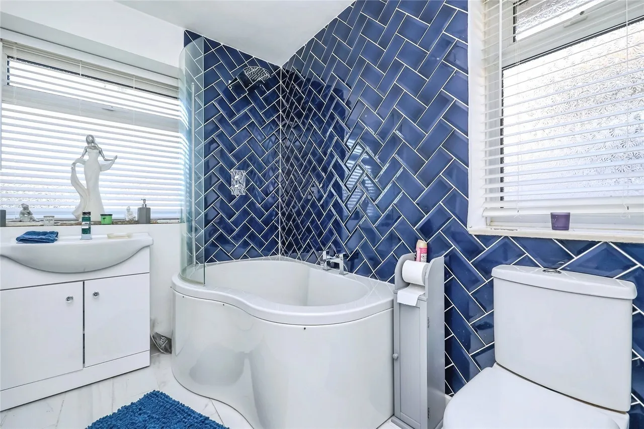 Brandish Crescent, Clifton, Nottingham, NG11, photo 4