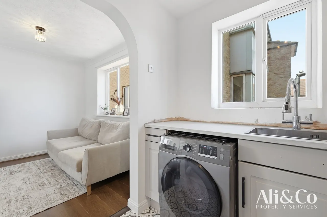St. Leonards Close, Grays, Essex, RM17 6GT, photo 11