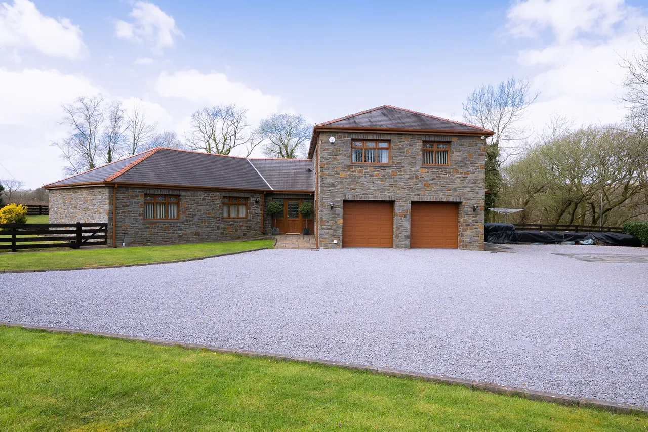 Cwmtawe Road, Ystradgynlais, photo 37