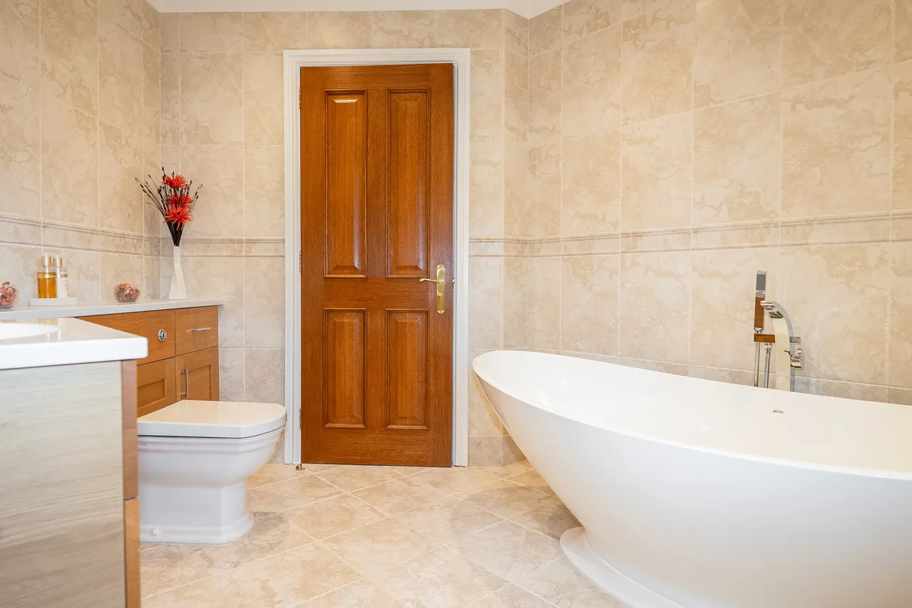 Cwmtawe Road, Ystradgynlais, photo 6