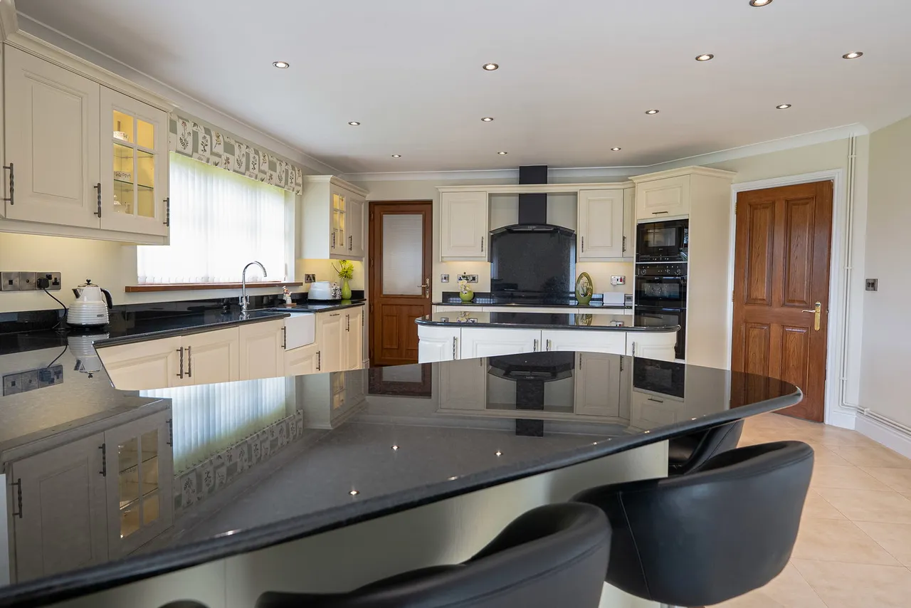 Cwmtawe Road, Ystradgynlais, photo 9