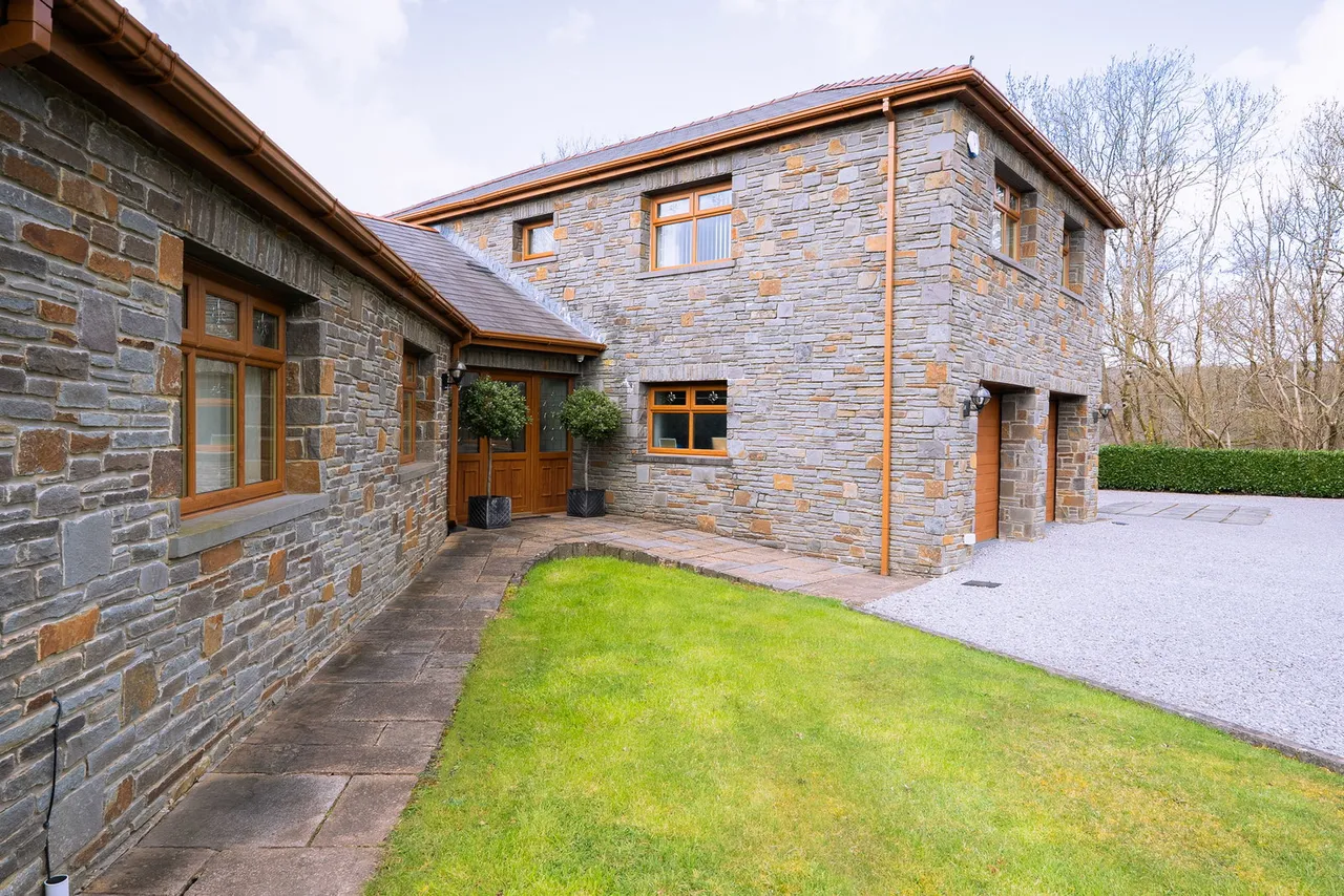 Cwmtawe Road, Ystradgynlais, photo 41