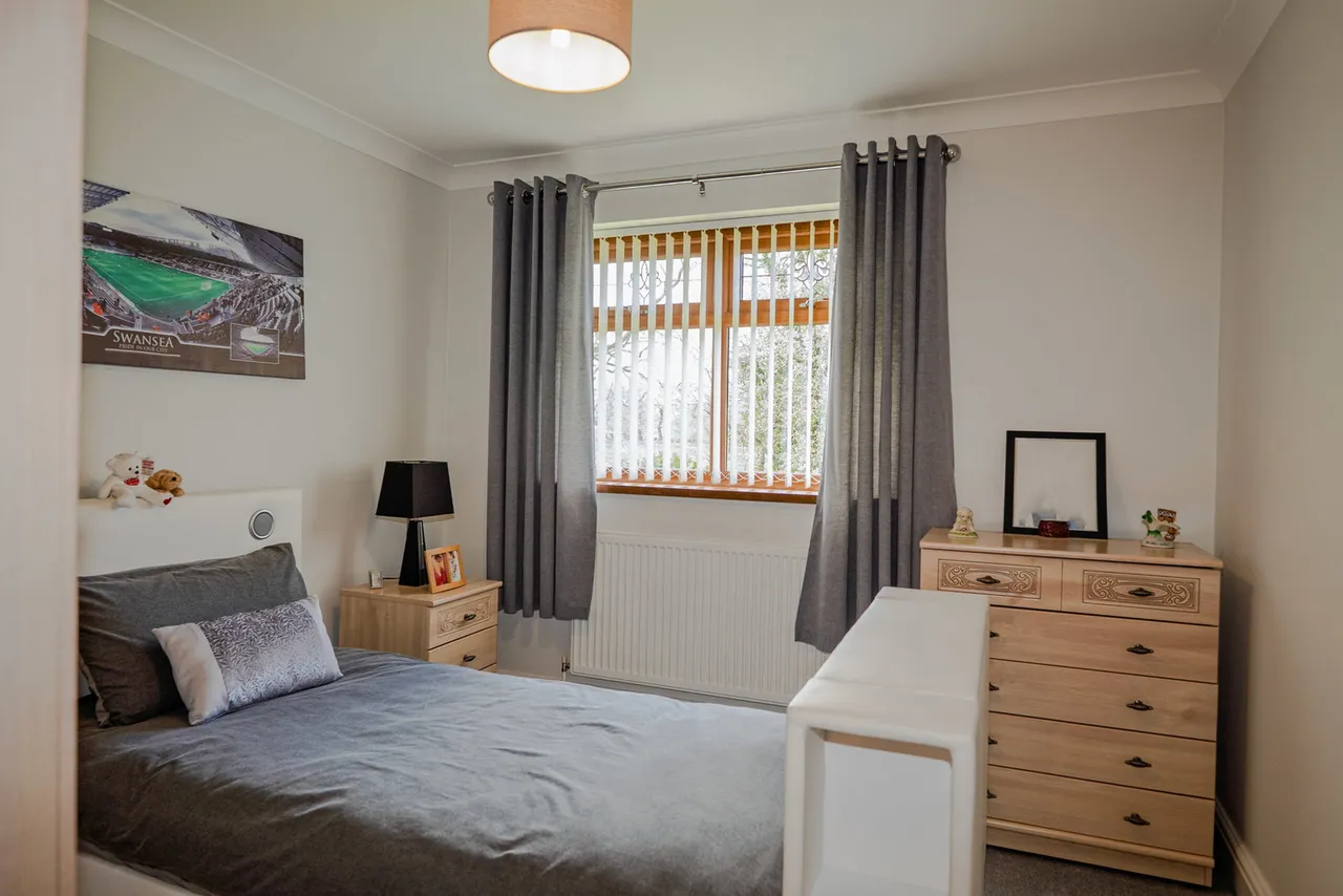 Cwmtawe Road, Ystradgynlais, photo 15