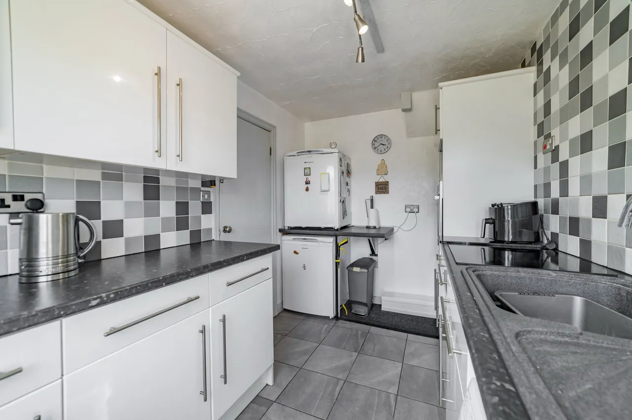 Tamar Way, Heywood, photo 10