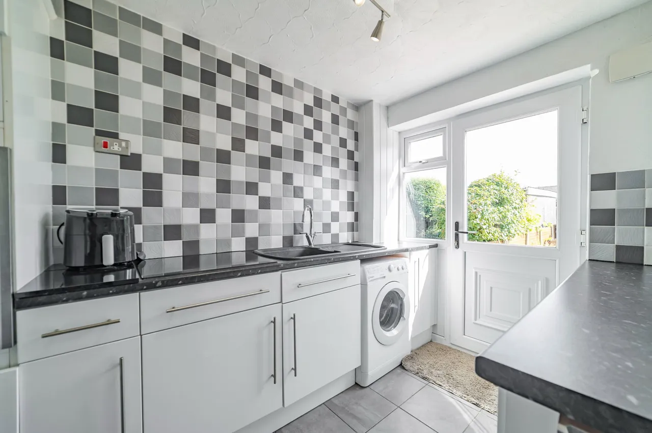 Tamar Way, Heywood, photo 9