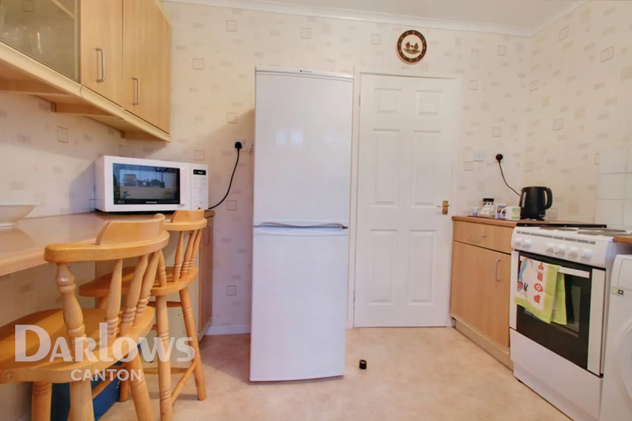 Pentrebane Road, Cardiff, photo 11