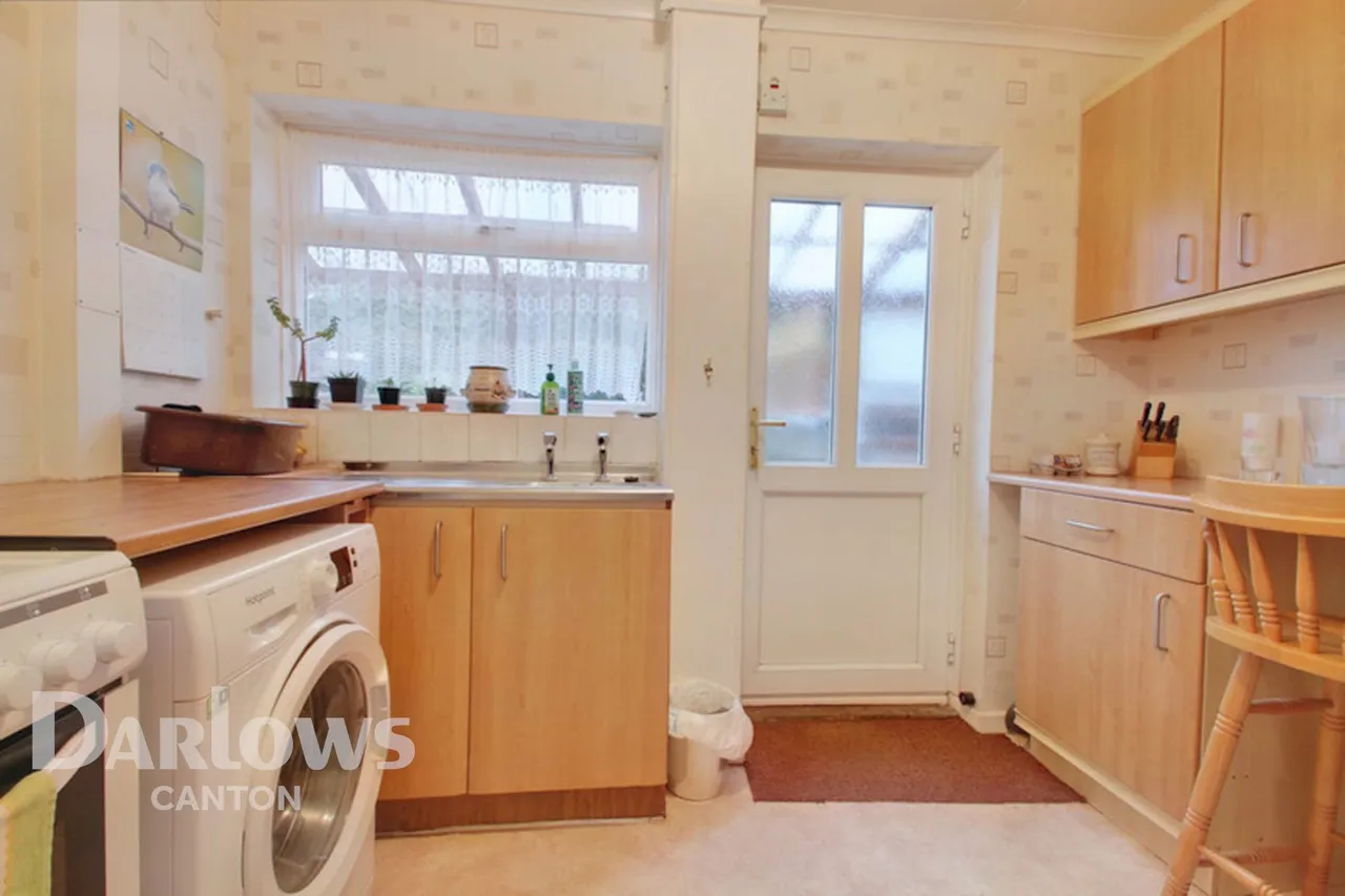 Pentrebane Road, Cardiff, photo 9