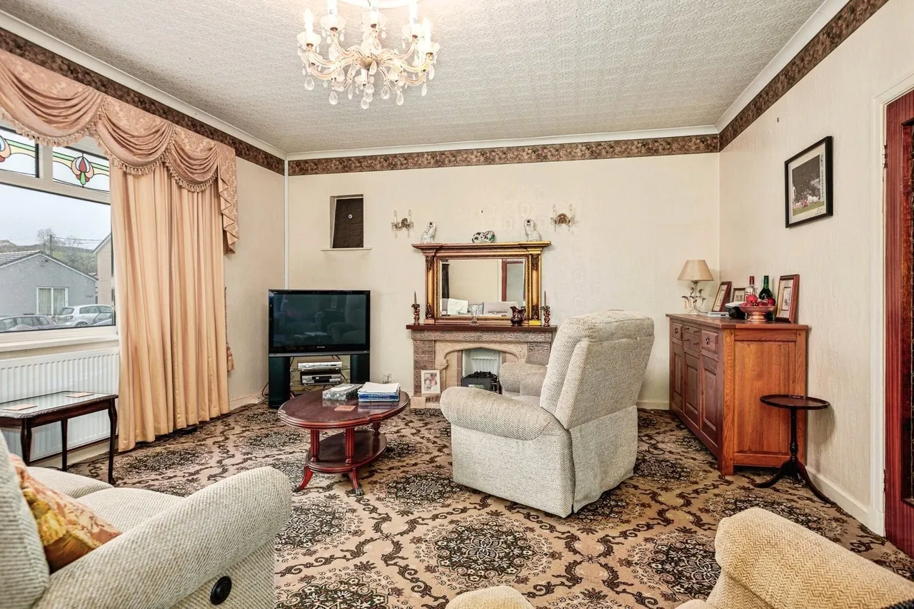 Llanybydder, SA40, photo 4