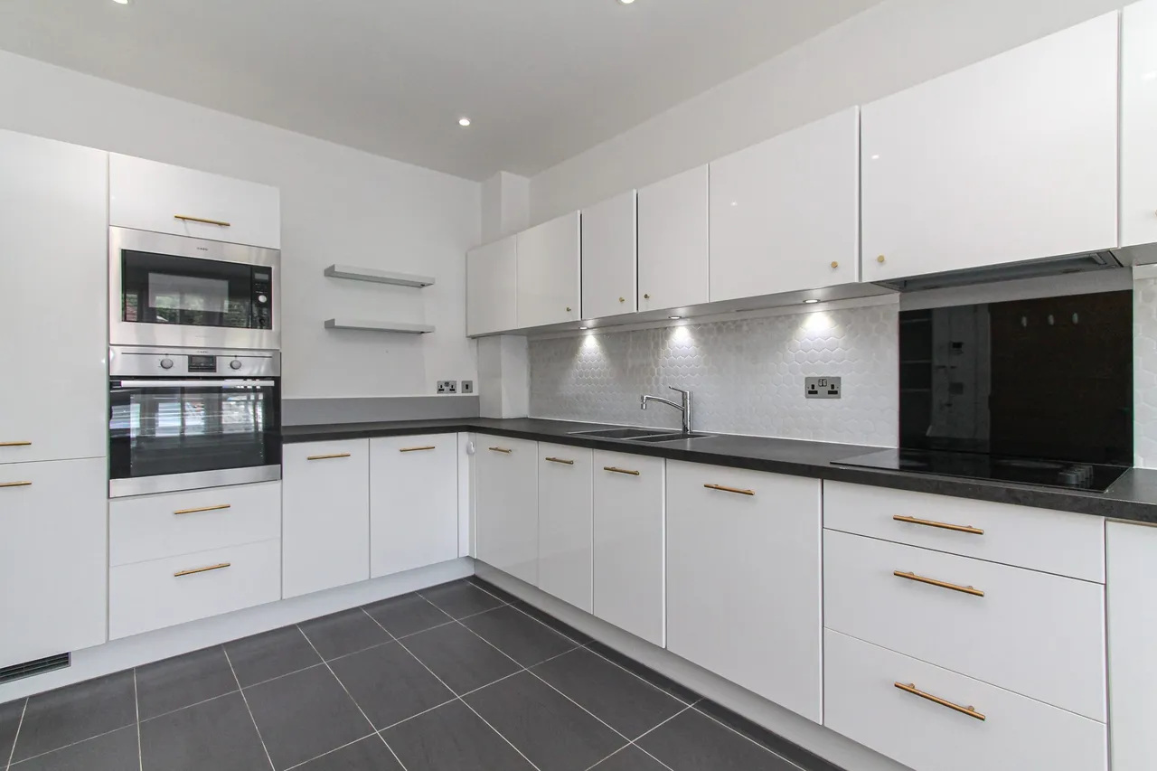Pennyroyal, Fleet, GU51 5BH, photo 2