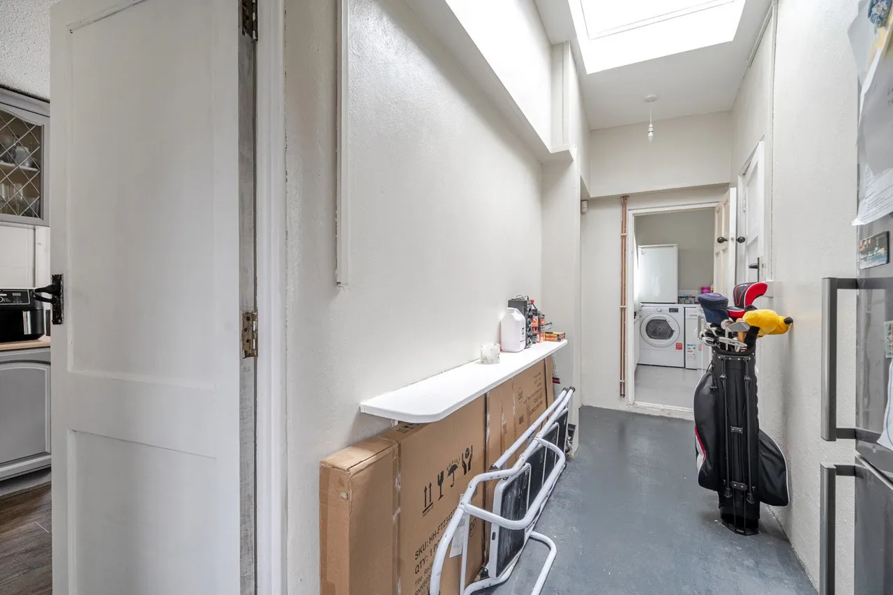 Lockesley Drive, BR5, photo 17