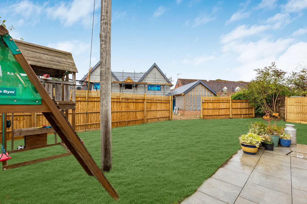 Latton Close, Southmoor, photo 22
