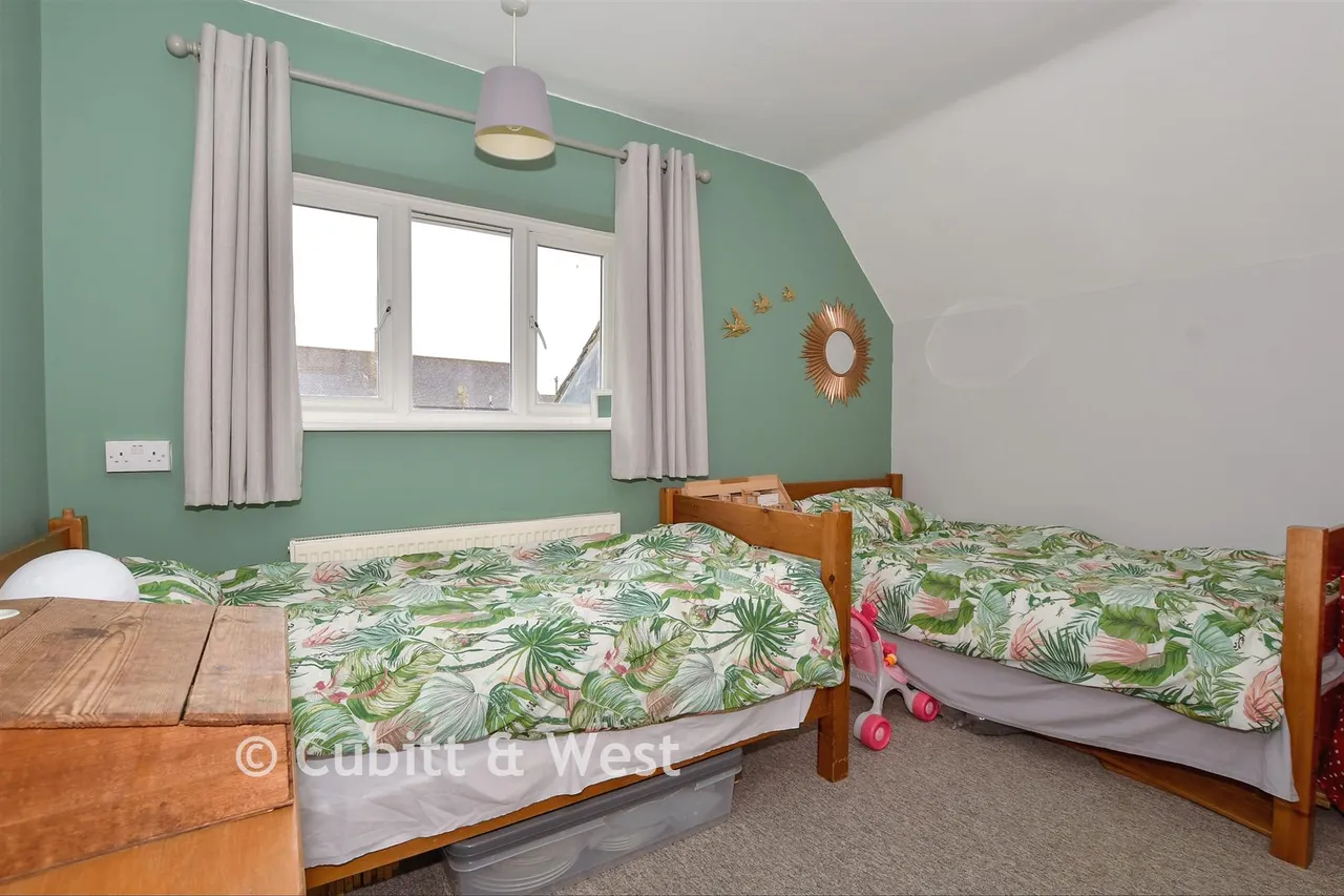 Spierbridge Road, Storrington, RH20, photo 13