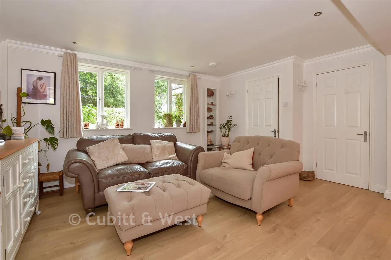 Spierbridge Road, Storrington, RH20, photo 4