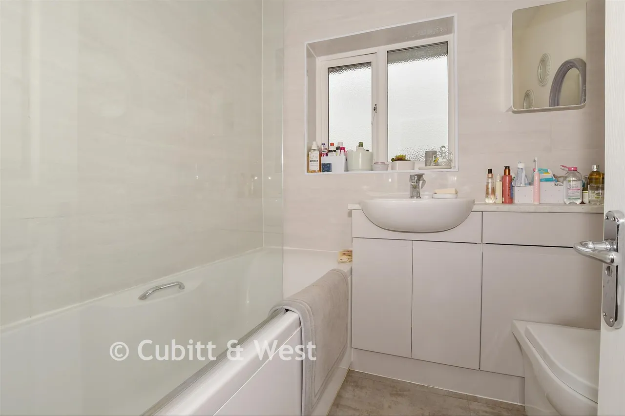 Spierbridge Road, Storrington, RH20, photo 14
