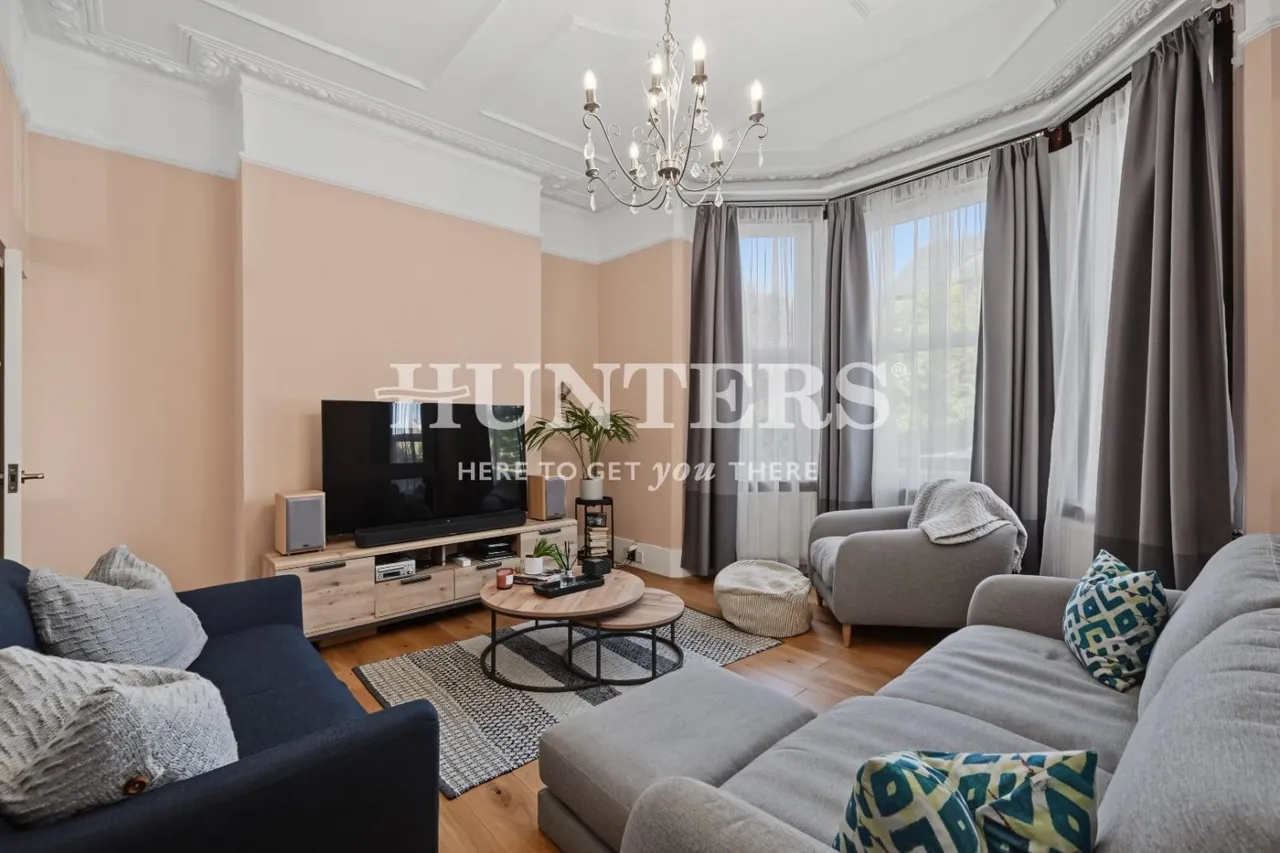 2 bed flat for sale — Richborough Road, London, NW2