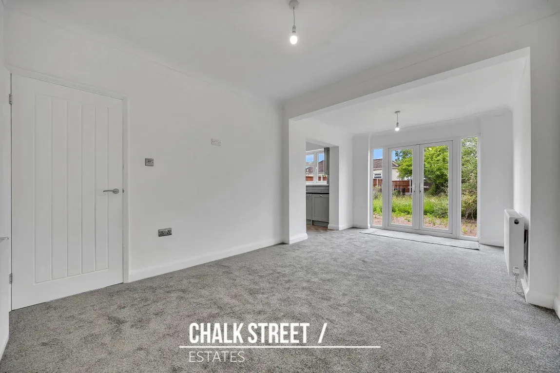Central Drive, Hornchurch, RM12 6AR, photo 3