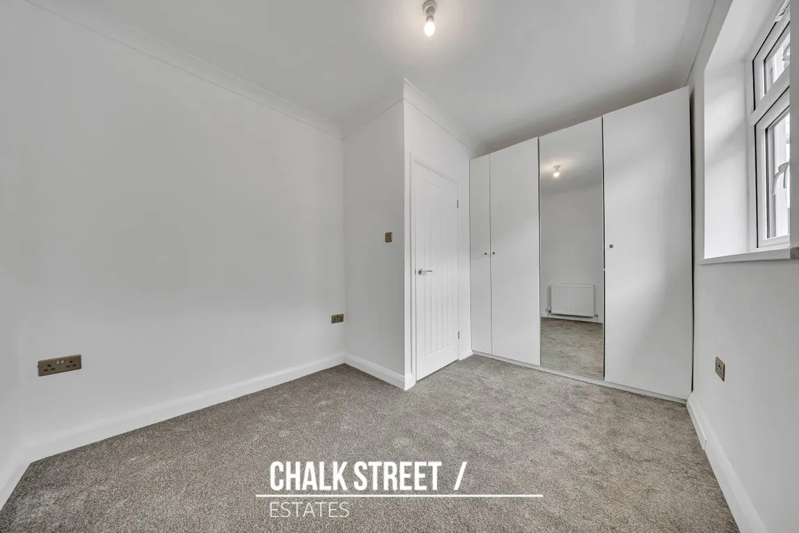 Central Drive, Hornchurch, RM12 6AR, photo 9