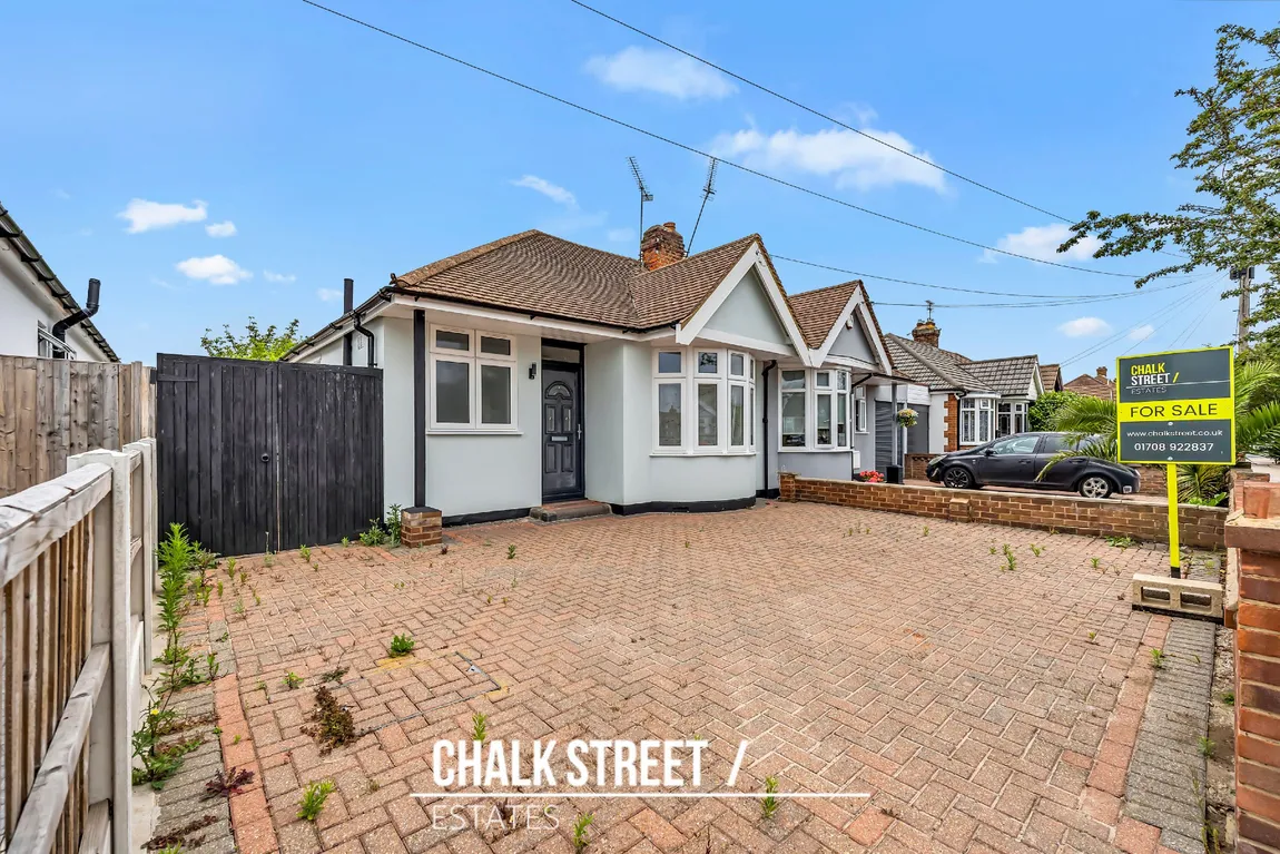 Central Drive, Hornchurch, RM12 6AR, photo 19